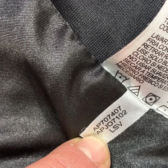 Women’s Large Sleeveless Andrew Marc Gray Quilted Vest Black Ribbed Stretch Trim - Picture 11 of 14